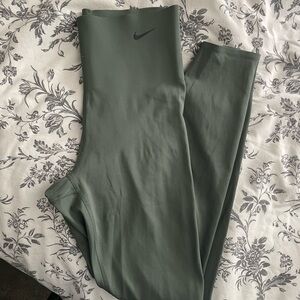 Nike women’s green dri fit leggings